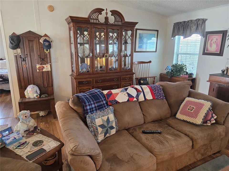 For Sale: $214,000 (2 beds, 2 baths, 1366 Square Feet)