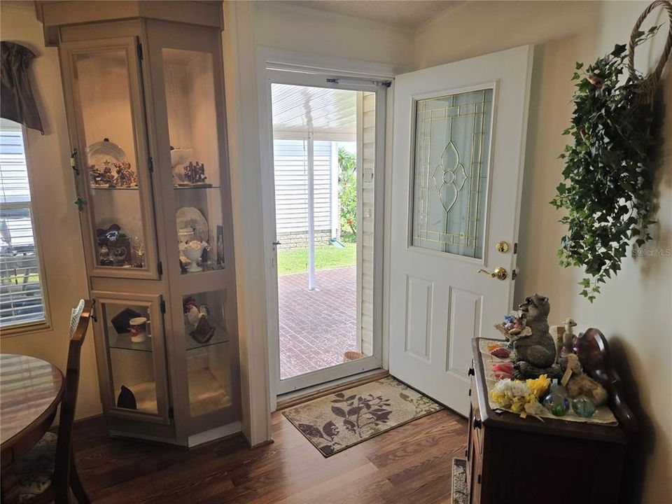 For Sale: $214,000 (2 beds, 2 baths, 1366 Square Feet)