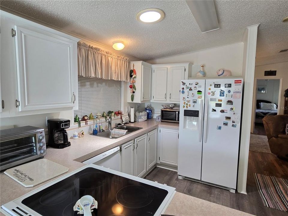 For Sale: $214,000 (2 beds, 2 baths, 1366 Square Feet)