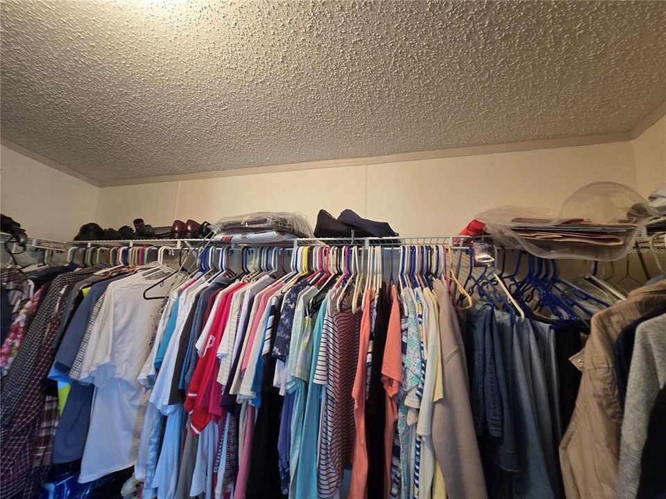 For Sale: $214,000 (2 beds, 2 baths, 1366 Square Feet)