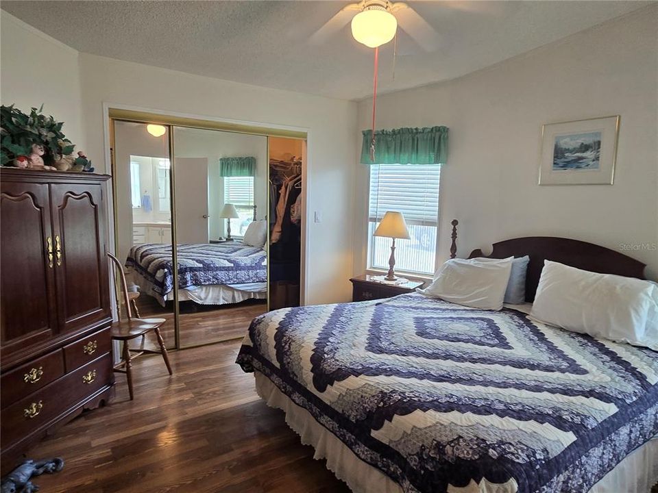 For Sale: $214,000 (2 beds, 2 baths, 1366 Square Feet)