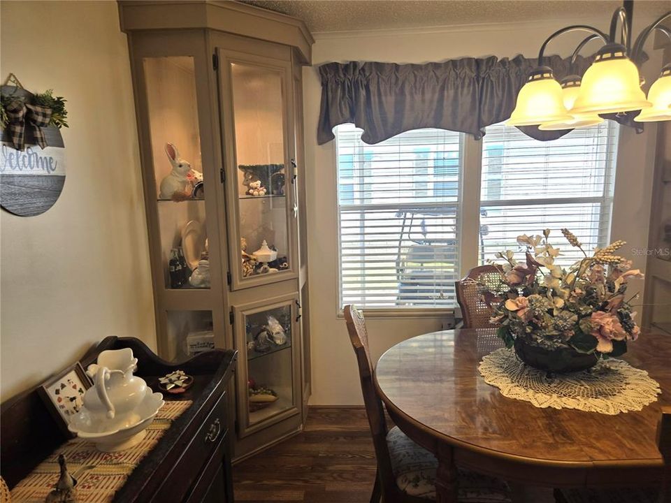 For Sale: $214,000 (2 beds, 2 baths, 1366 Square Feet)