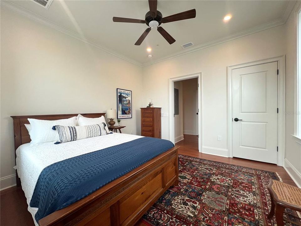 待售: $1,650,000 (6 贝兹, 0 浴室, 8480 平方英尺)