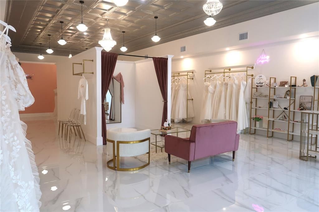 待售: $1,650,000 (6 贝兹, 0 浴室, 8480 平方英尺)