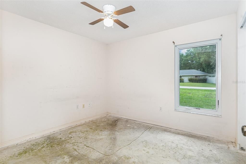 待售: $214,000 (3 贝兹, 2 浴室, 1296 平方英尺)