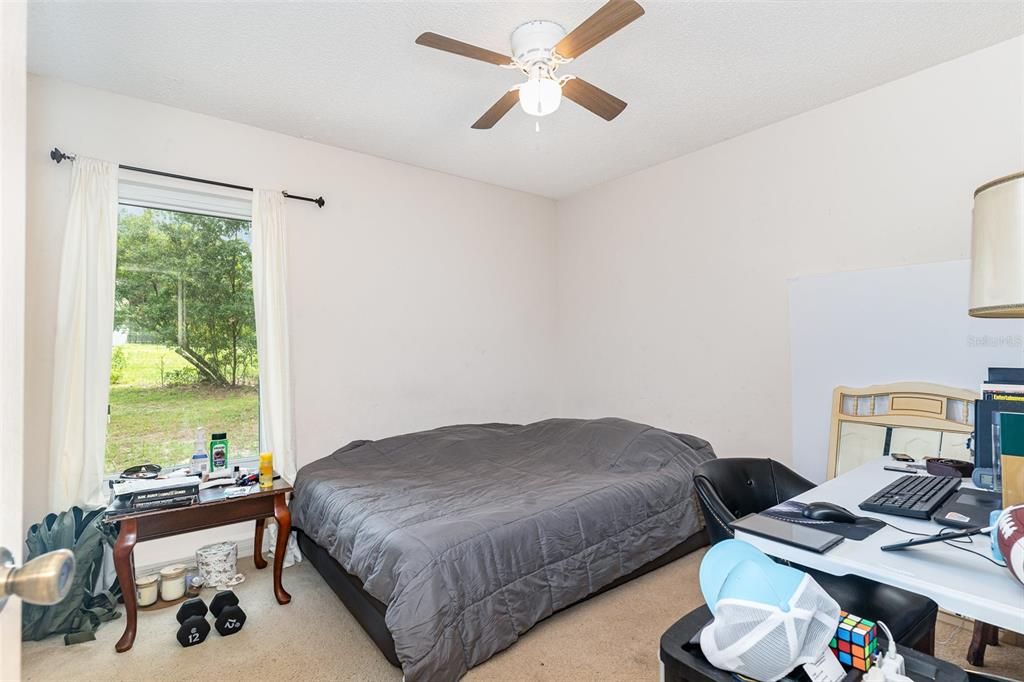 待售: $214,000 (3 贝兹, 2 浴室, 1296 平方英尺)