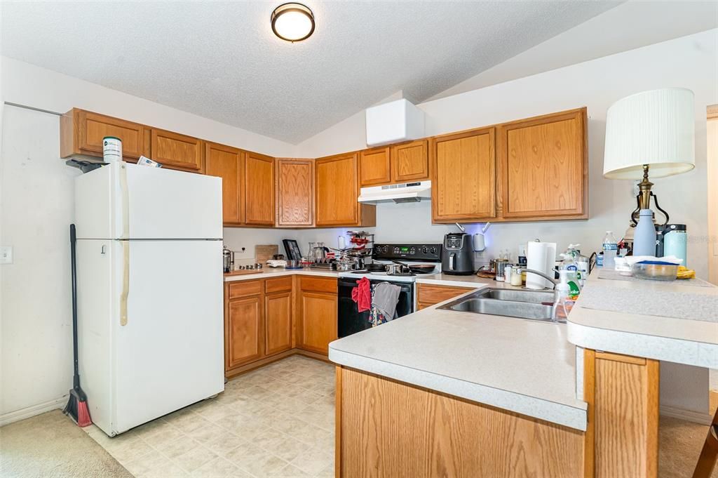 待售: $214,000 (3 贝兹, 2 浴室, 1296 平方英尺)