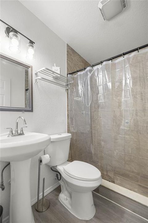 На продажу: $188,300 (3 спален, 1 ванн, 1364 Квадратных фут)