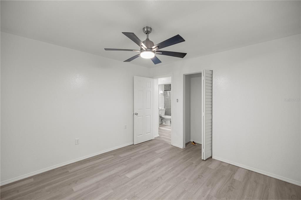 На продажу: $188,300 (3 спален, 1 ванн, 1364 Квадратных фут)