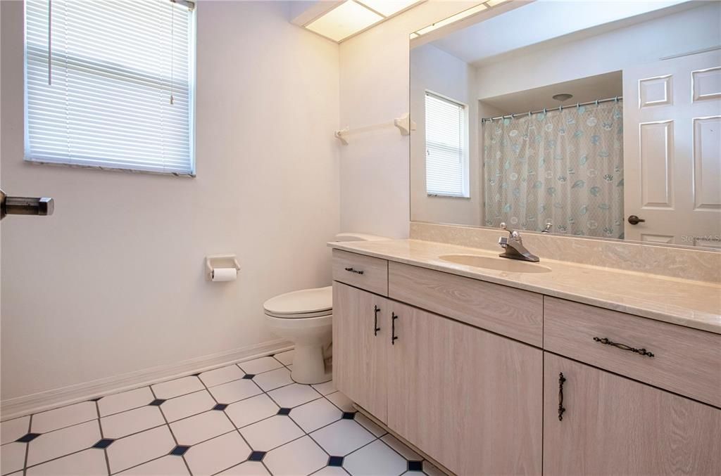 На продажу: $380,000 (3 спален, 2 ванн, 2366 Квадратных фут)