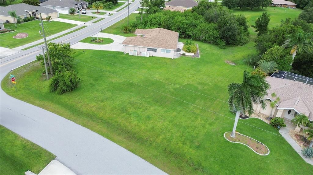 На продажу: $28,000 (0.23 acres)