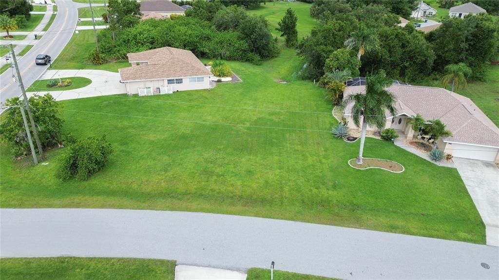 На продажу: $28,000 (0.23 acres)