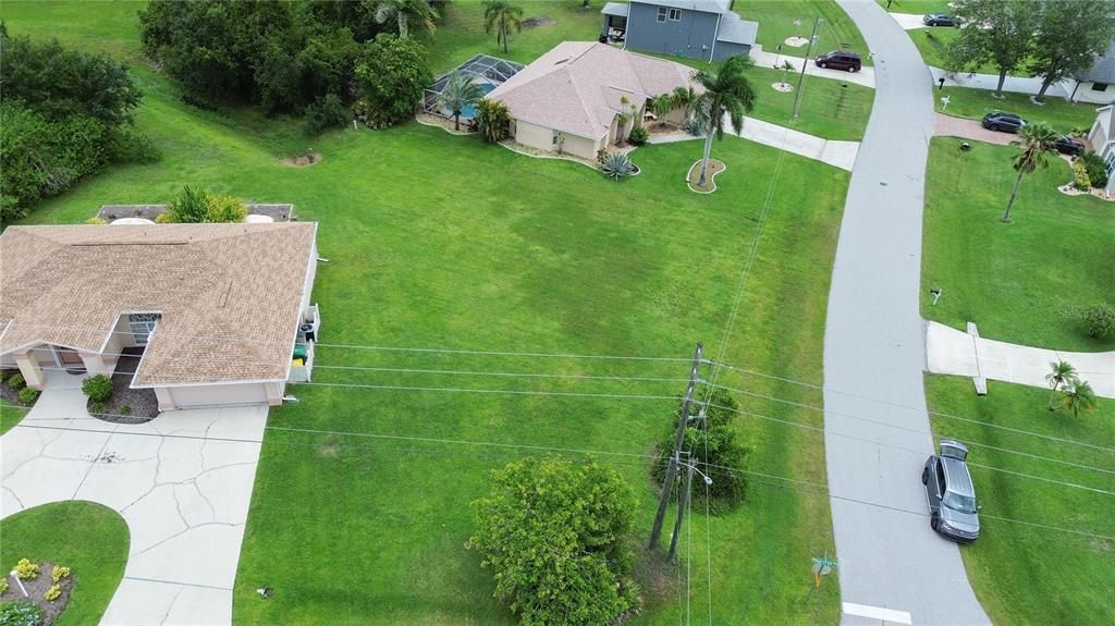 На продажу: $28,000 (0.23 acres)