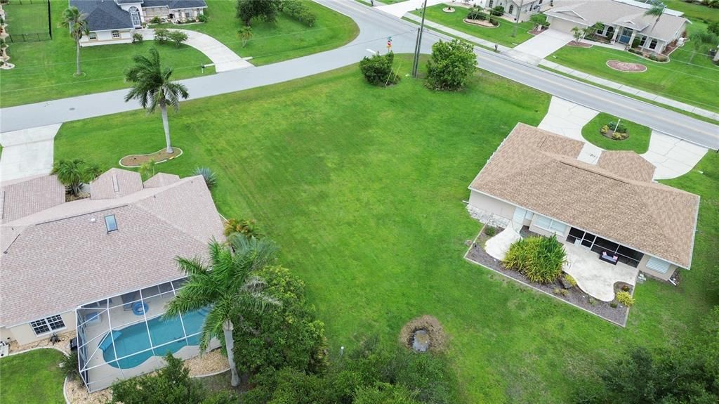 На продажу: $28,000 (0.23 acres)