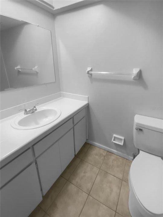 合同活跃: $167,000 (2 贝兹, 2 浴室, 972 平方英尺)