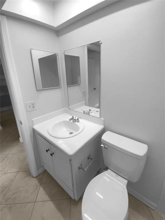 合同活跃: $167,000 (2 贝兹, 2 浴室, 972 平方英尺)