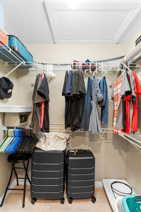 合同活跃: $239,000 (3 贝兹, 2 浴室, 1932 平方英尺)