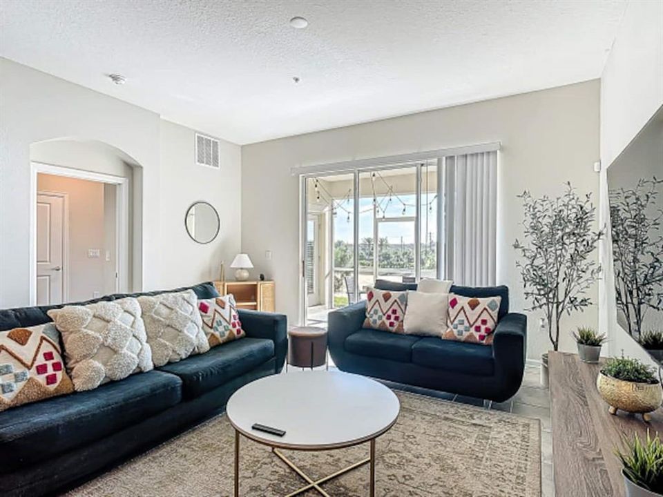 For Sale: $310,000 (3 beds, 2 baths, 1388 Square Feet)