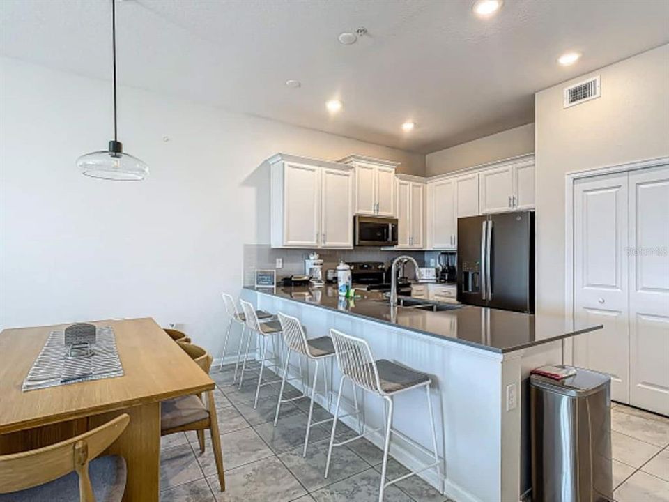 For Sale: $310,000 (3 beds, 2 baths, 1388 Square Feet)