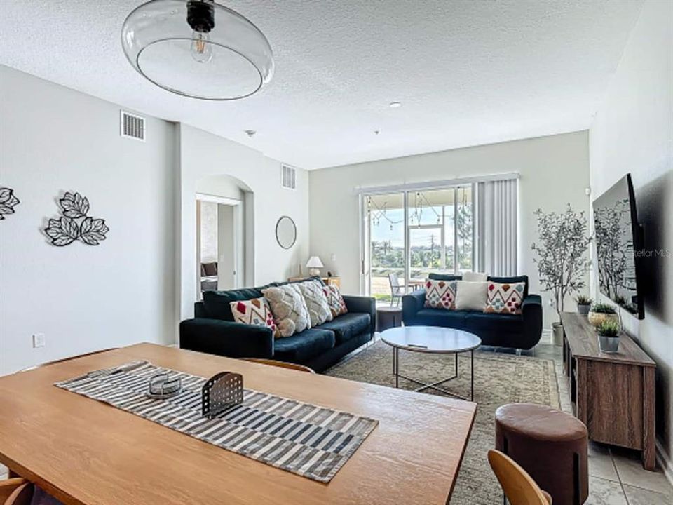 For Sale: $310,000 (3 beds, 2 baths, 1388 Square Feet)