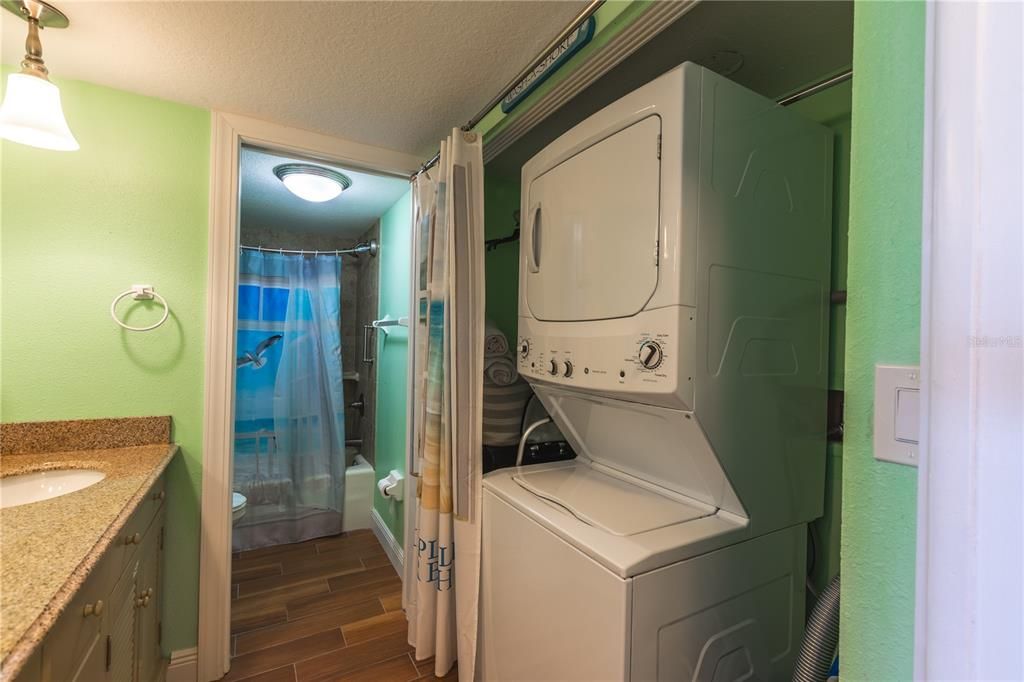 出租: $3,500 (2 贝兹, 2 浴室, 1065 平方英尺)