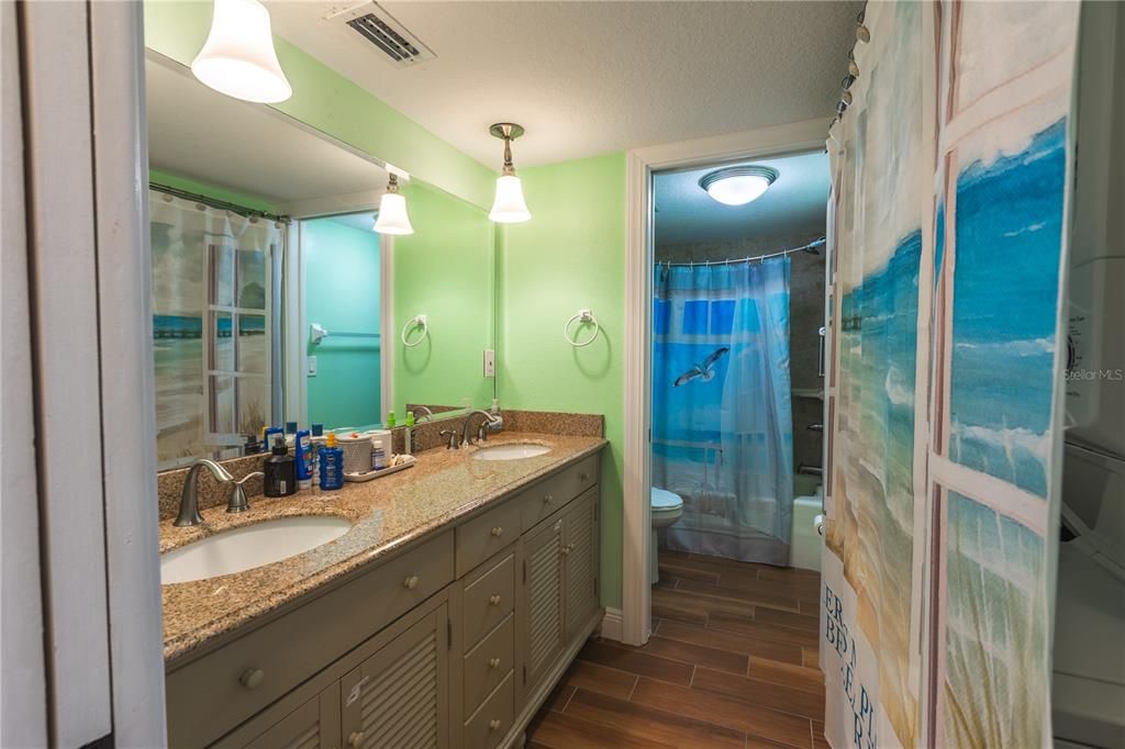 出租: $3,500 (2 贝兹, 2 浴室, 1065 平方英尺)