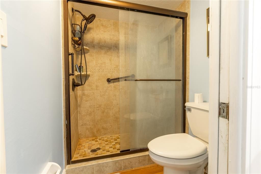 出租: $3,500 (2 贝兹, 2 浴室, 1065 平方英尺)