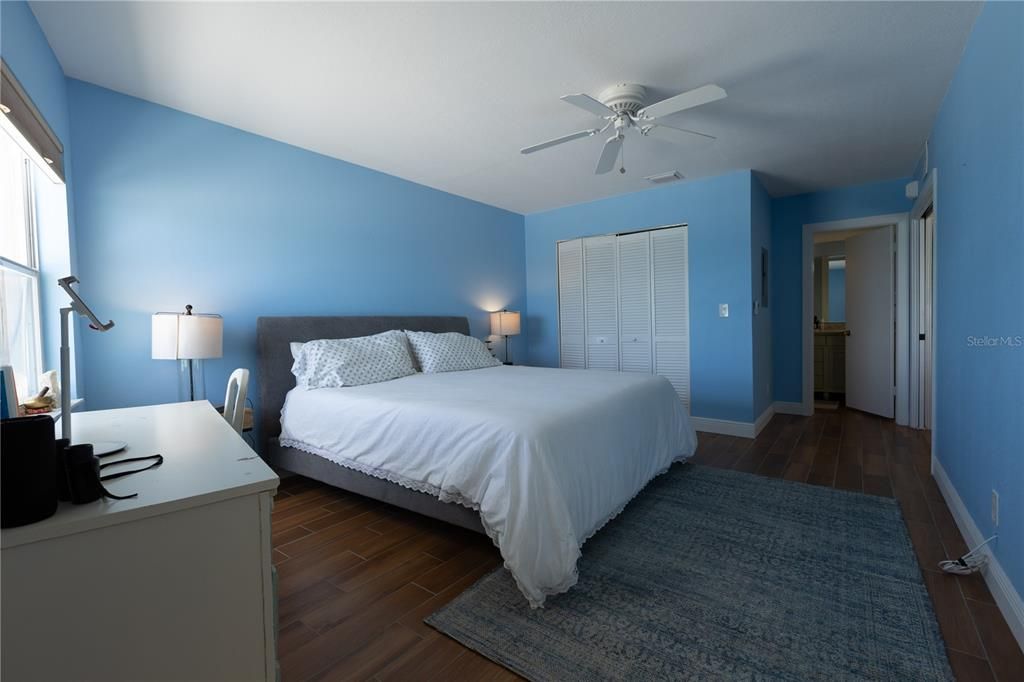 出租: $3,500 (2 贝兹, 2 浴室, 1065 平方英尺)