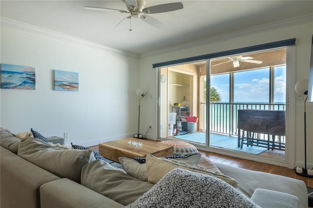 出租: $3,500 (2 贝兹, 2 浴室, 1065 平方英尺)