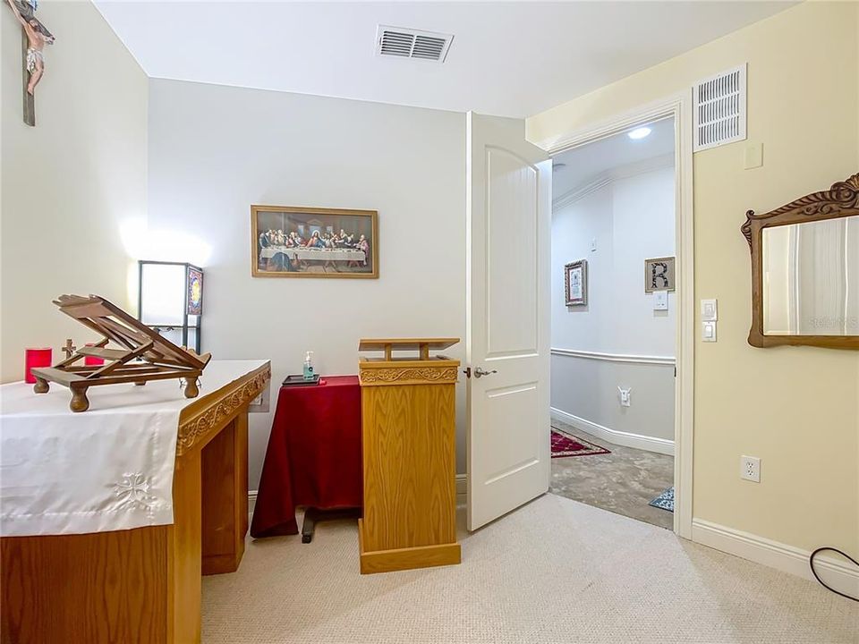 For Sale: $304,000 (3 beds, 2 baths, 1323 Square Feet)