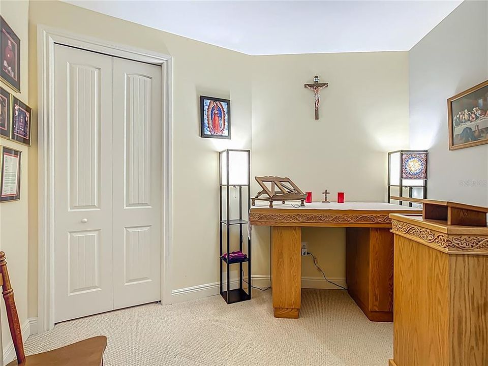 For Sale: $304,000 (3 beds, 2 baths, 1323 Square Feet)