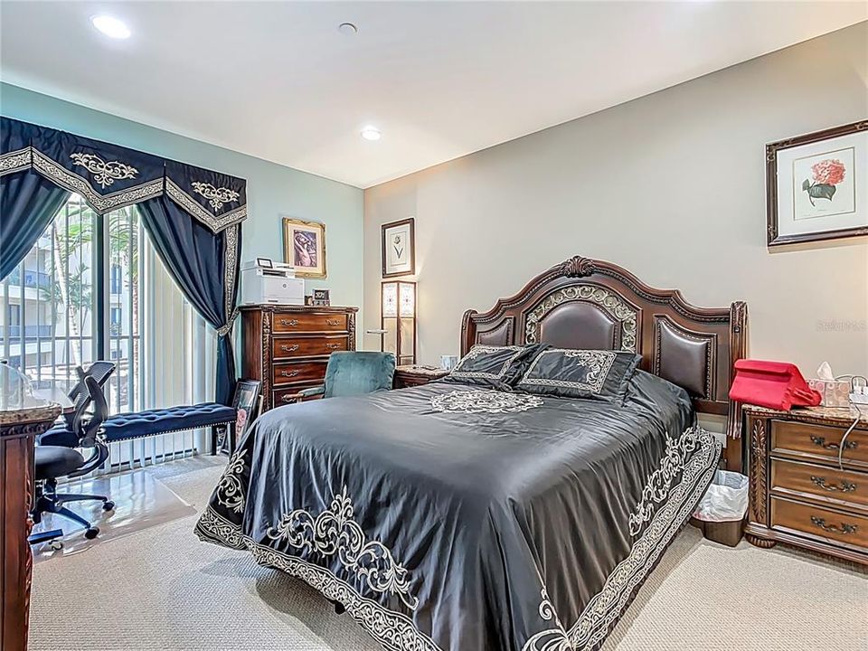 For Sale: $304,000 (3 beds, 2 baths, 1323 Square Feet)