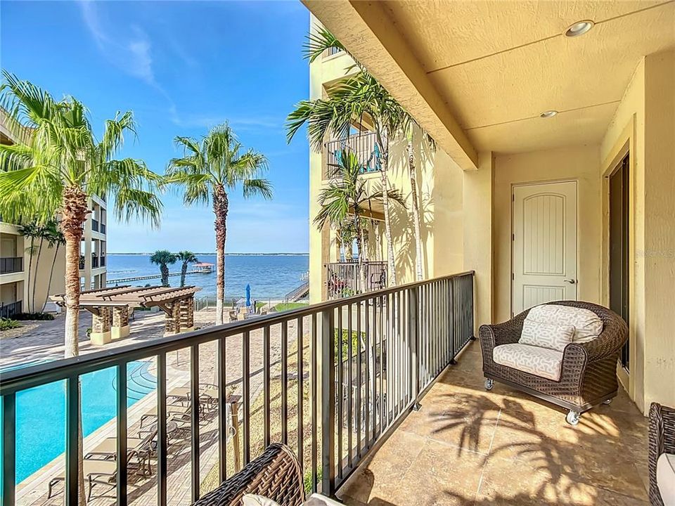 For Sale: $304,000 (3 beds, 2 baths, 1323 Square Feet)