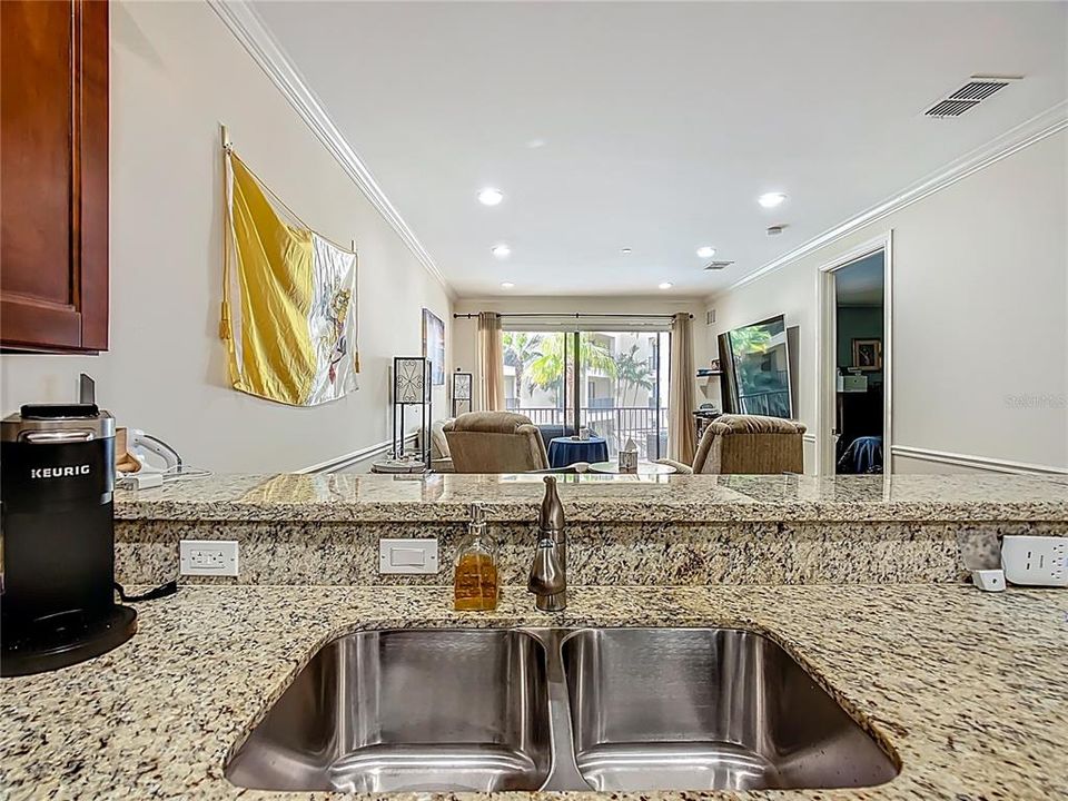 For Sale: $304,000 (3 beds, 2 baths, 1323 Square Feet)