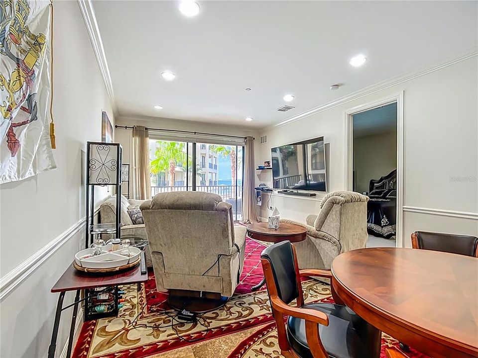 For Sale: $304,000 (3 beds, 2 baths, 1323 Square Feet)