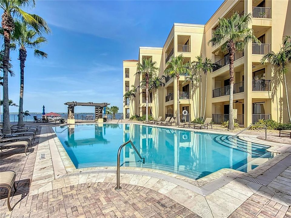 For Sale: $304,000 (3 beds, 2 baths, 1323 Square Feet)