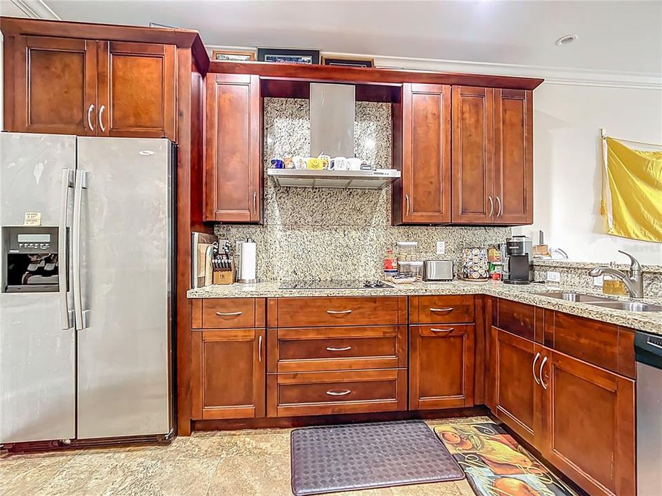 For Sale: $304,000 (3 beds, 2 baths, 1323 Square Feet)