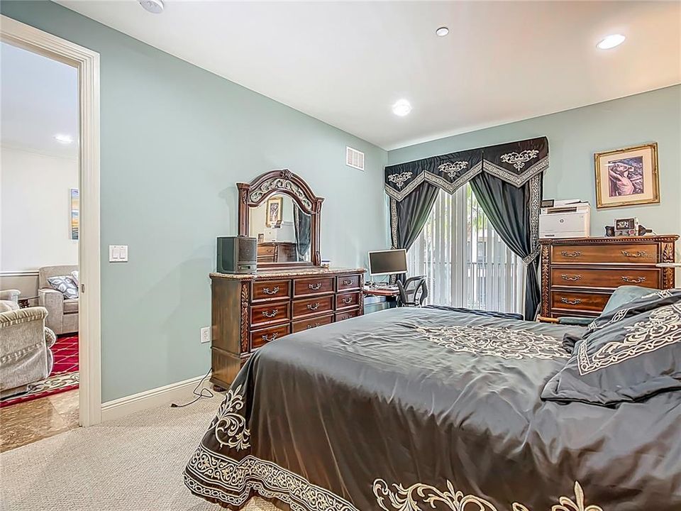 For Sale: $304,000 (3 beds, 2 baths, 1323 Square Feet)