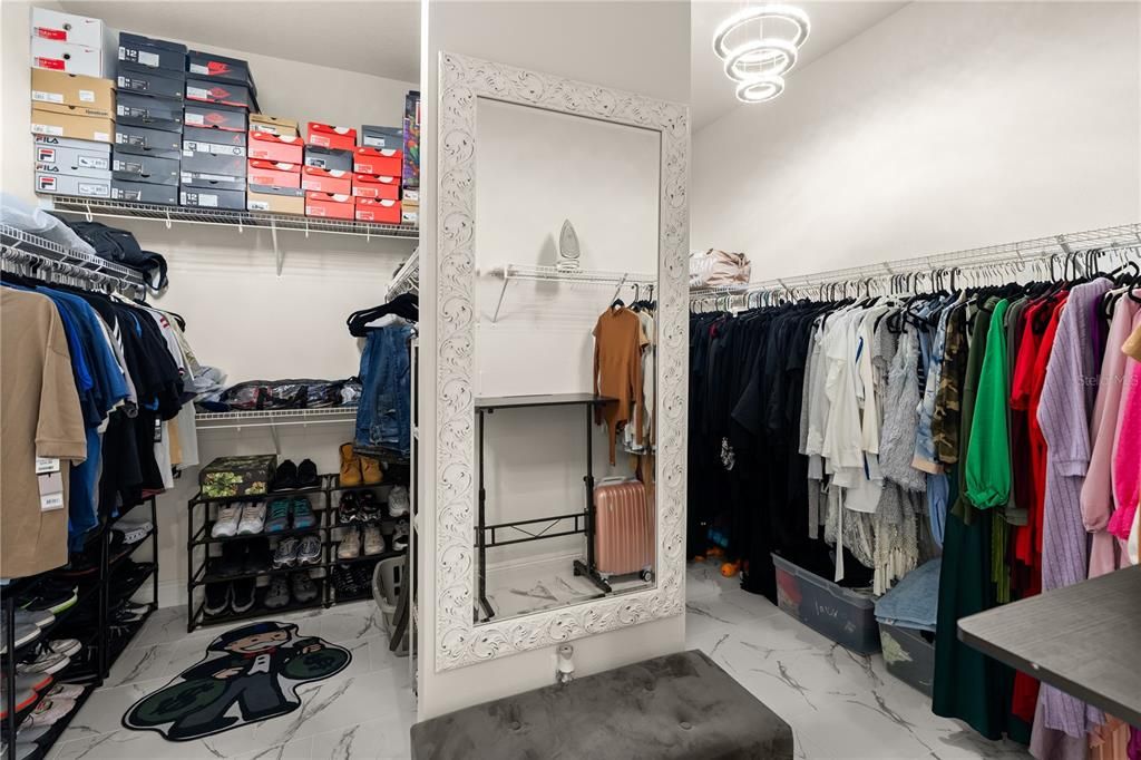 En Venta: $1,125,000 (5 camas, 4 baños, 4693 Pies cuadrados)