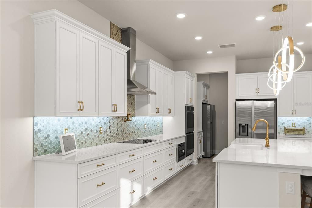 En Venta: $1,125,000 (5 camas, 4 baños, 4693 Pies cuadrados)