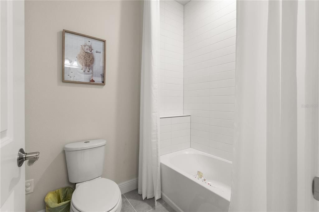 En Venta: $1,125,000 (5 camas, 4 baños, 4693 Pies cuadrados)