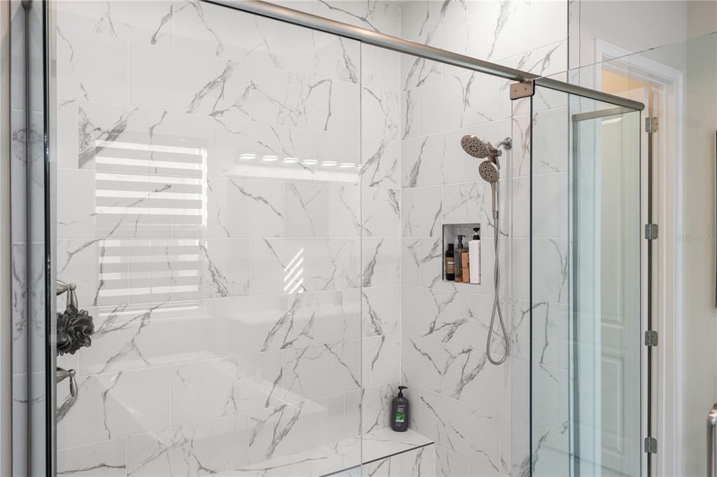 En Venta: $1,125,000 (5 camas, 4 baños, 4693 Pies cuadrados)