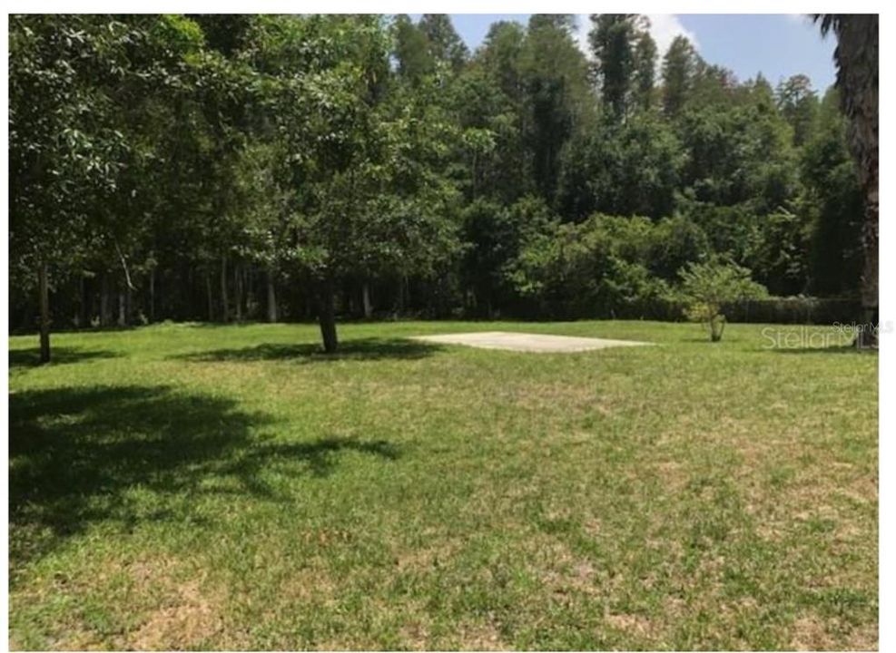 待售: $250,000 (0.74 acres)