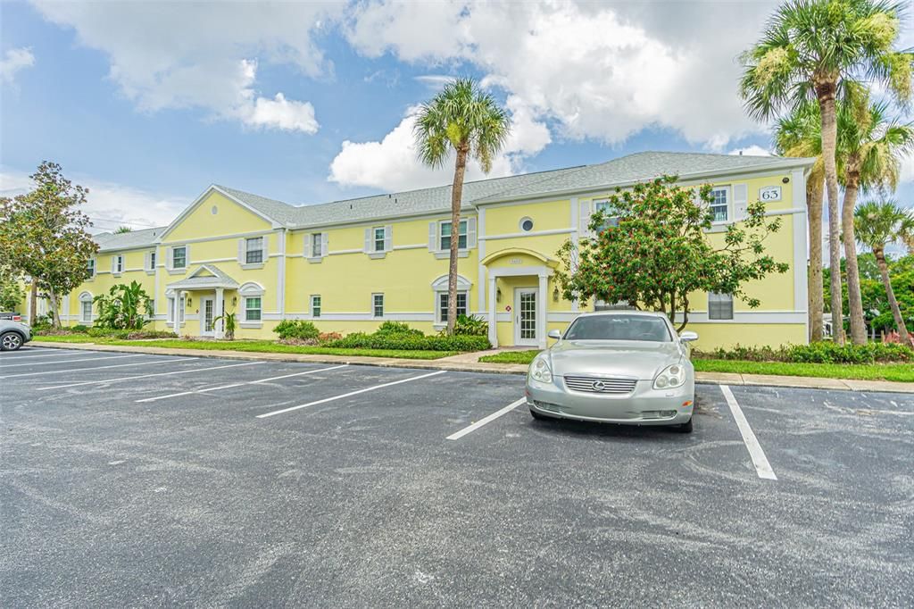 For Sale: $170,000 (1 beds, 1 baths, 668 Square Feet)