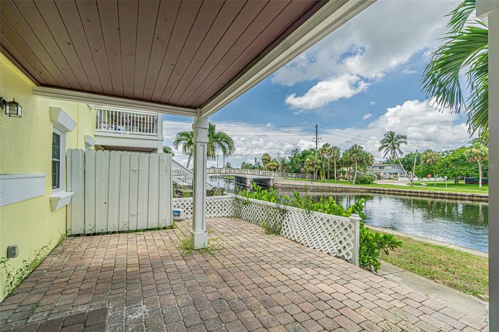 For Sale: $170,000 (1 beds, 1 baths, 668 Square Feet)