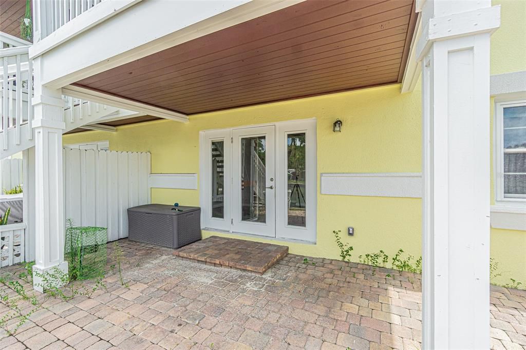 For Sale: $170,000 (1 beds, 1 baths, 668 Square Feet)