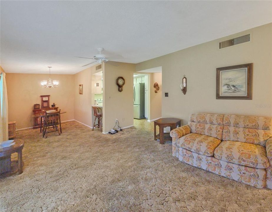 На продажу: $117,000 (2 спален, 2 ванн, 1138 Квадратных фут)