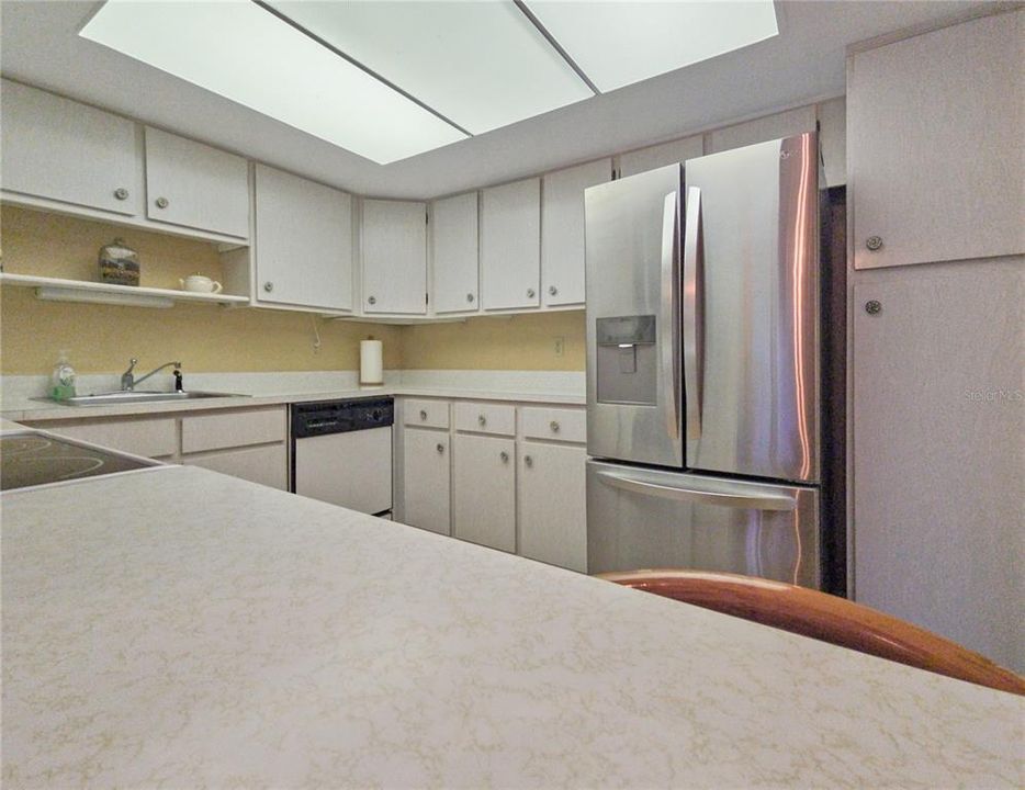 На продажу: $117,000 (2 спален, 2 ванн, 1138 Квадратных фут)