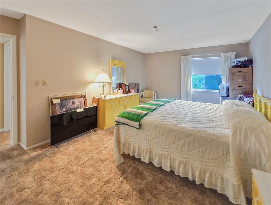 На продажу: $117,000 (2 спален, 2 ванн, 1138 Квадратных фут)