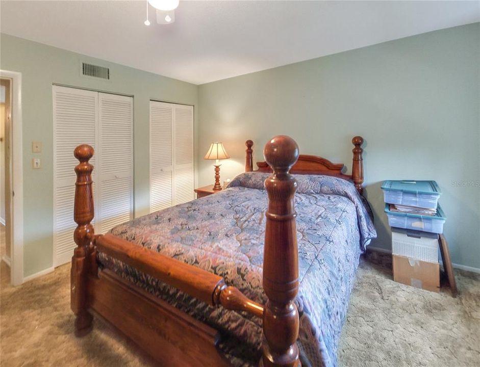 На продажу: $117,000 (2 спален, 2 ванн, 1138 Квадратных фут)